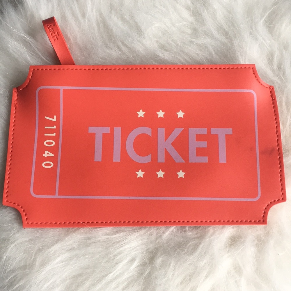 Ipsy makeup bag